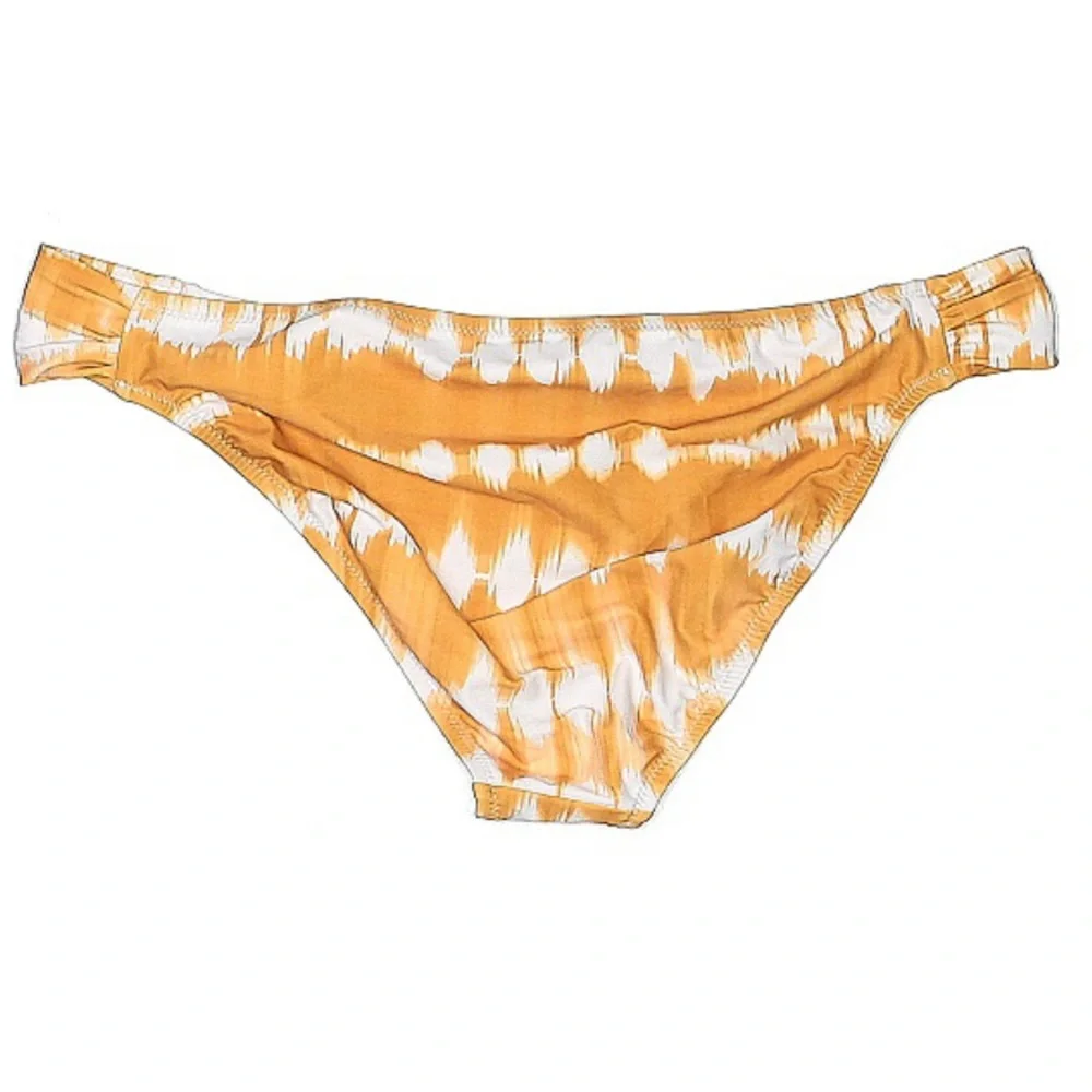 Jessica Simpson tie dye